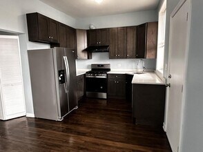 Building Photo - 2 bedroom in Chicago IL 60625