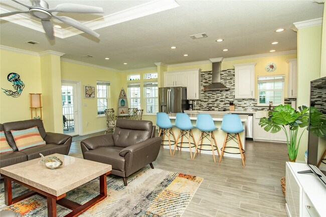 Building Photo - 375 NE Wharf Way