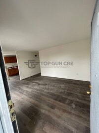 Building Photo - 220 E Park Ave