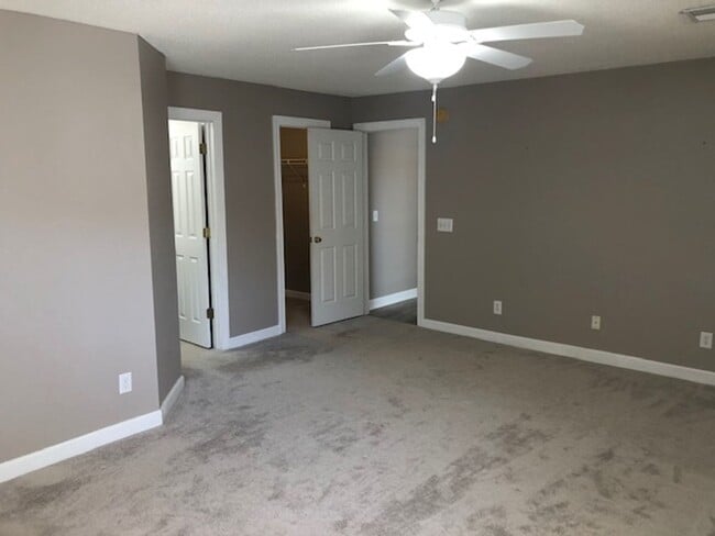 Building Photo - 4384 Daphne Ln