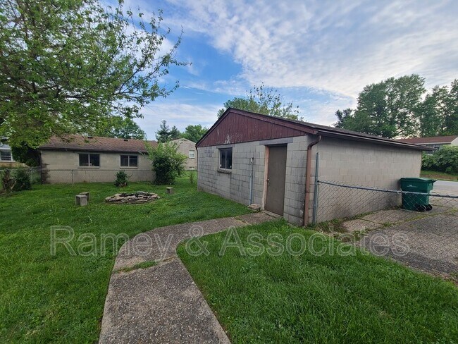 Building Photo - 1700 Cimmaron Trail