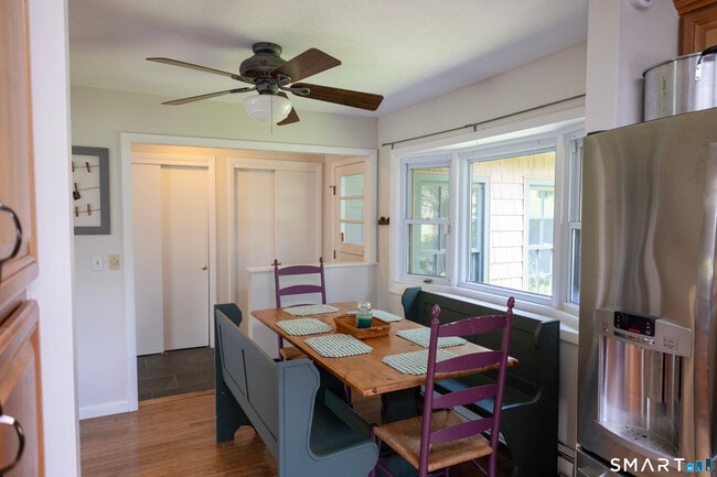 Building Photo - 18 Pinewood Shores