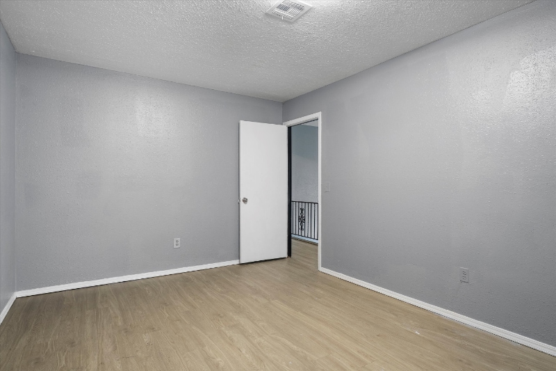 Building Photo - 11009 Bel Air Pl