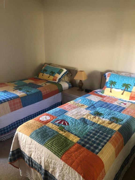 Building Photo - 1209 Country Club Dr