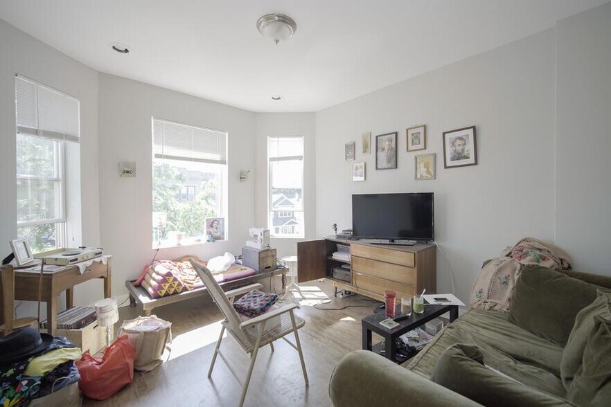 Building Photo - 1936 N Central Park Ave