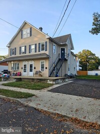 Building Photo - 525 Asbury Ave