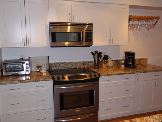 Building Photo - 450 Egret Cir