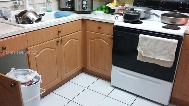 Building Photo - 3021 W 76th St