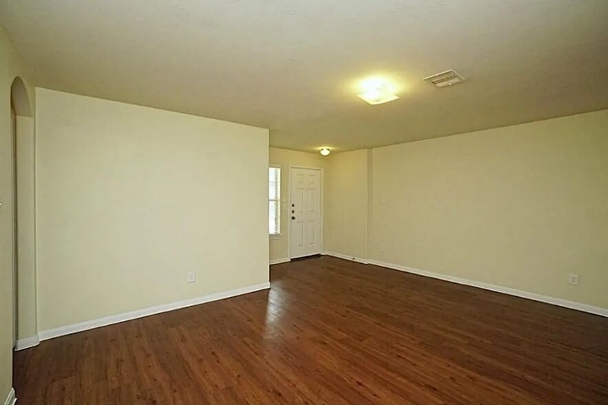 Building Photo - 882 Sun Prairie Dr