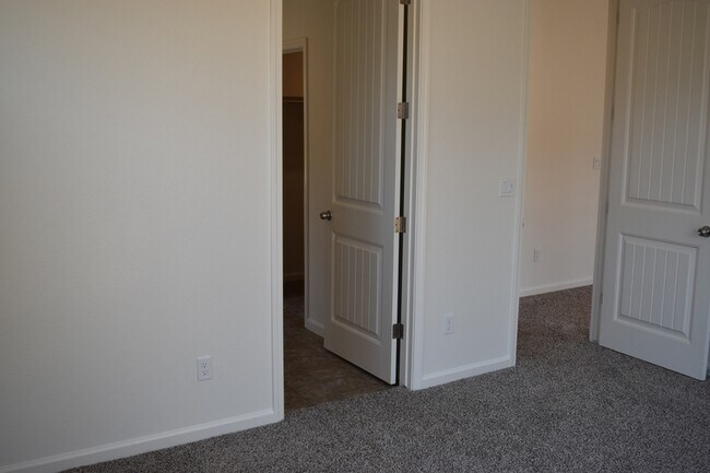 Building Photo - 4751 Irma Dr