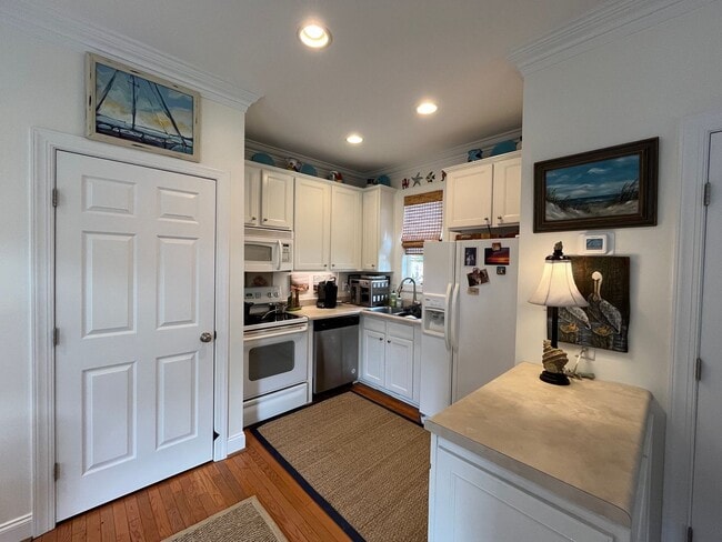 Building Photo - Premier 3BD, 2.5BA House in Downtown Fuqua...