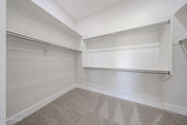 Building Photo - 41735 N Maidstone Ct