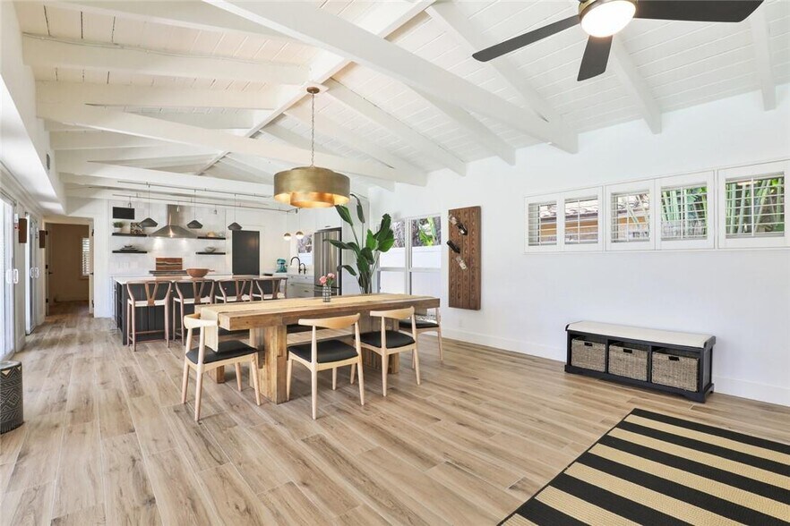Building Photo - 278 Tropic Dr