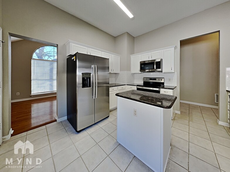 Building Photo - 6801 Amberdale Dr