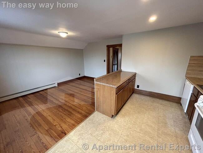 Building Photo - 83 Medford St