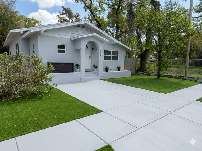 Building Photo - Glamorous Ybor Home • near Downtown