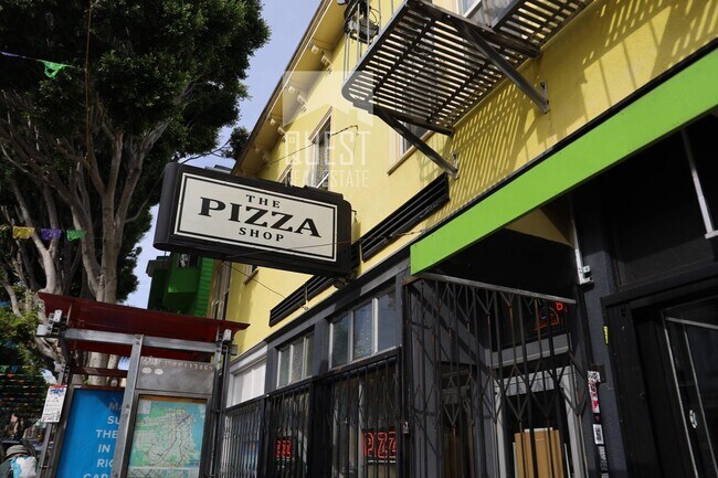 Building Photo - Remodeled modern 1 bedroom end unit, close...