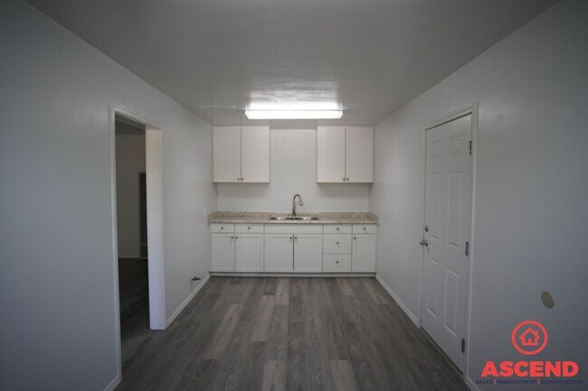 Building Photo - Charming Remodeled Home in Benton Park!