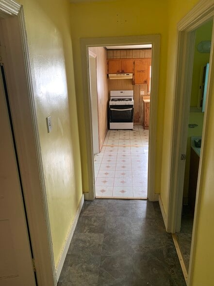 Hallway looking into the kitchen - 375 Columbus St