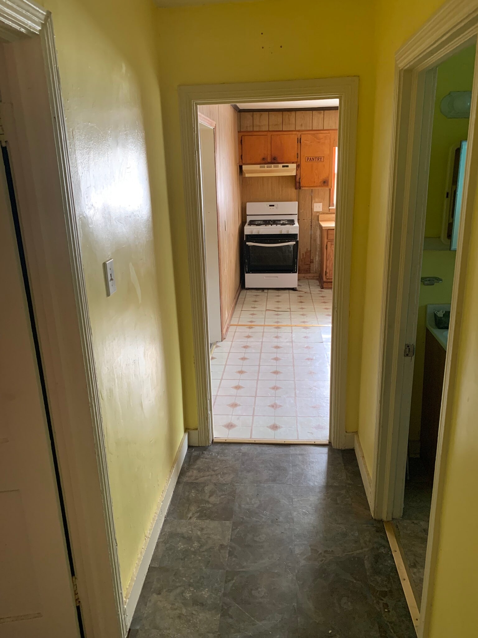 Hallway looking into the kitchen - 375 Columbus St