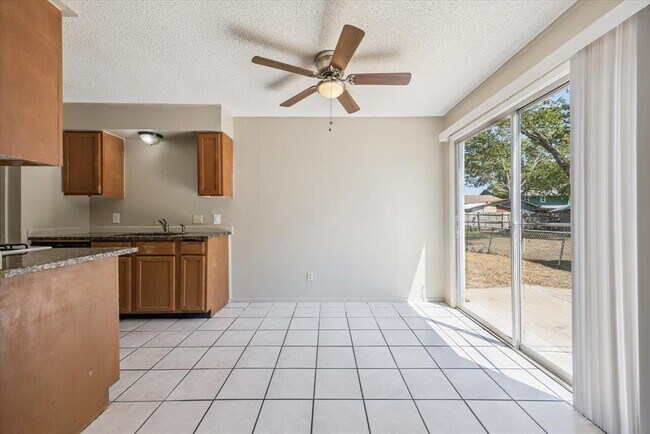 Building Photo - 4704 Lambs Ln