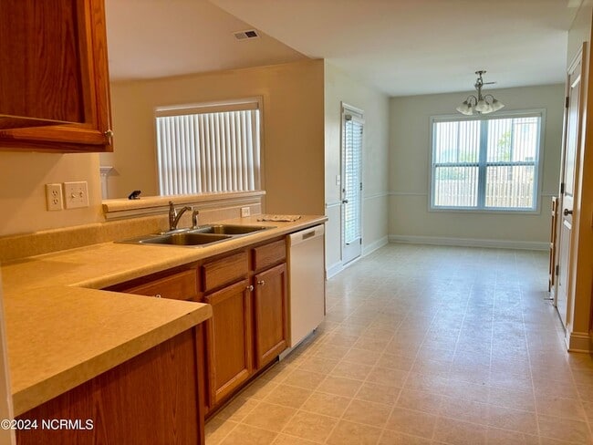 Building Photo - 7109 Verona Dr
