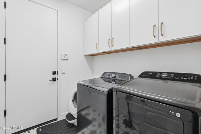 Building Photo - 5714 S Veneto