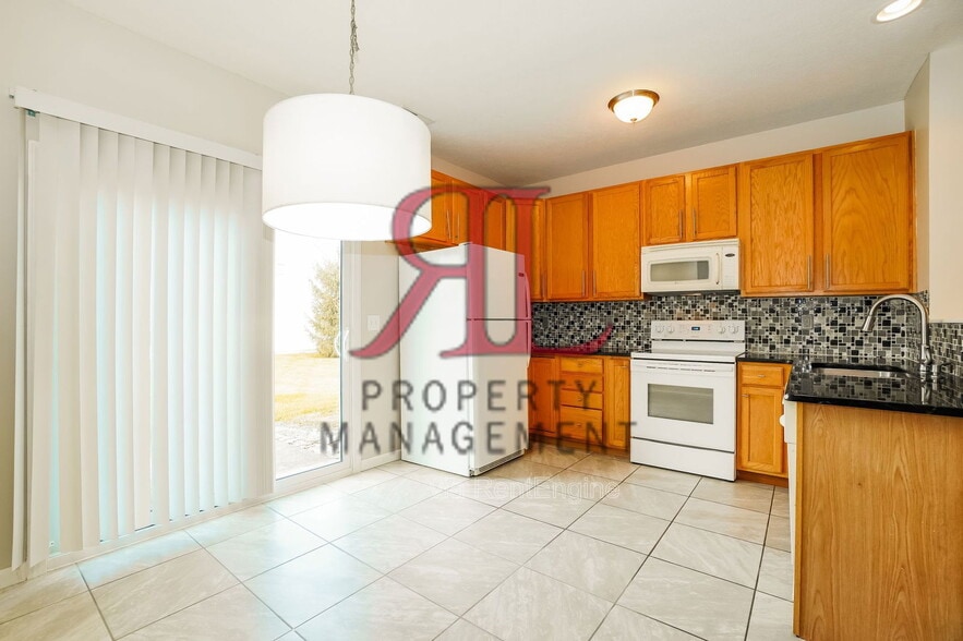 Building Photo - 146 Portrait Cir