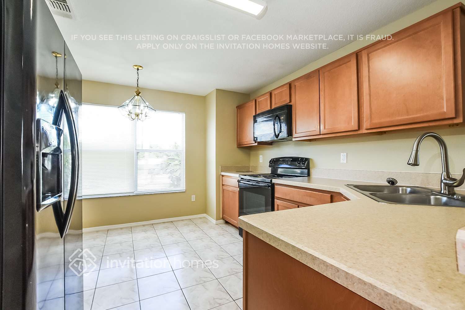 Building Photo - 352 Briar Bay Cir