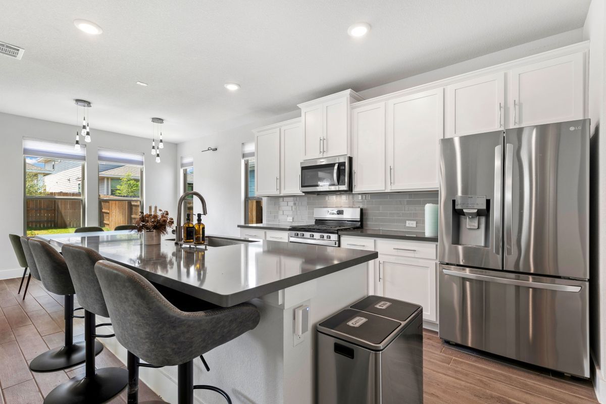 Building Photo - 8609 Cottage Rose Dr