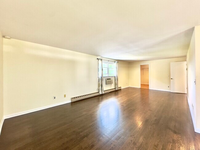 Building Photo - 46 Houston Terrace