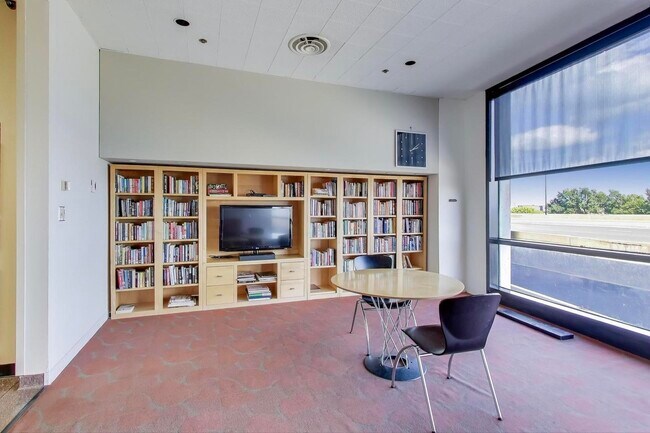 Building Photo - 155 N Harbor Dr