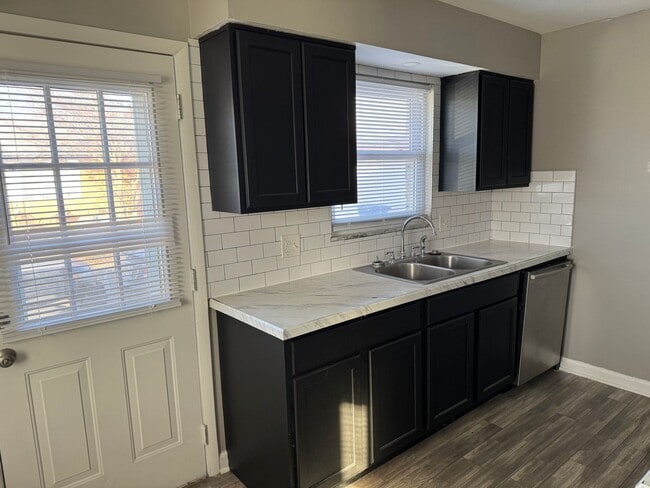 Building Photo - 3656-3658 CLIME RD,