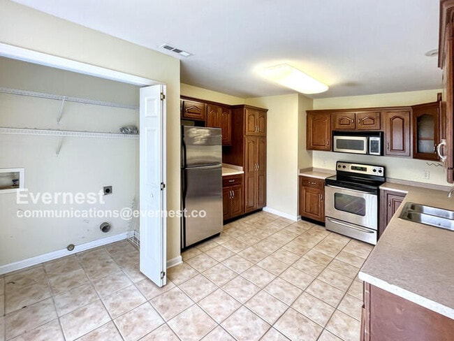 Building Photo - 1720 Hawk Run Ln