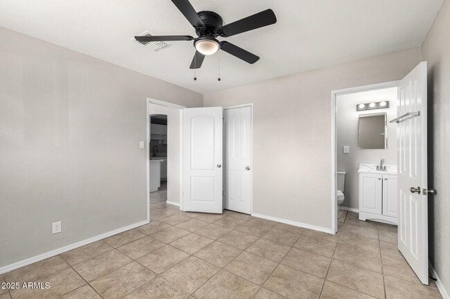 Building Photo - 3020 W El Caminito Dr