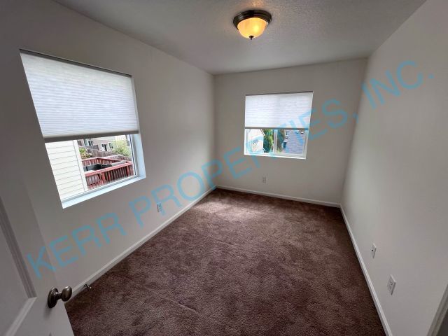 Building Photo - Spacious 4-Bedroom Townhouse with 3.5 Baths in Prime Happy Valley Location – 2021 Sq Ft of Modern...