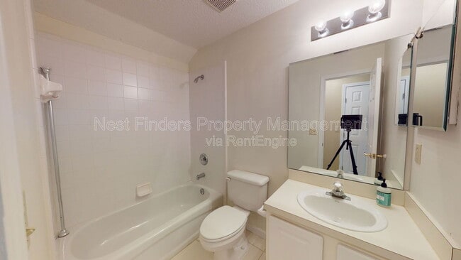 Building Photo - 11861 Lake Fern Dr