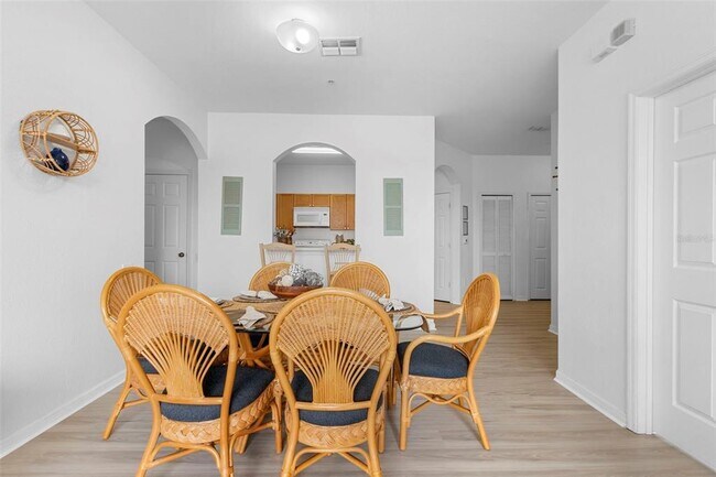 Building Photo - 2300 Butterfly Palm Way