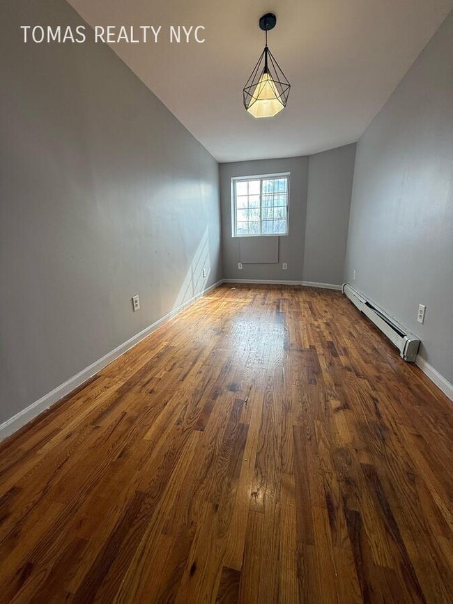 Building Photo - 794 Freeman St