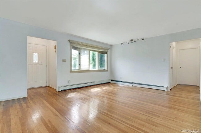 Building Photo - 4 Cheshire Rd