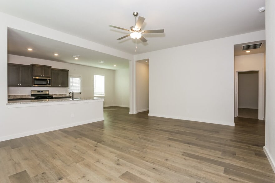 Building Photo - 214 Julian Davis Dr