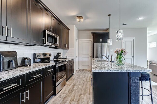 Building Photo - 4677 Bellfort Ave