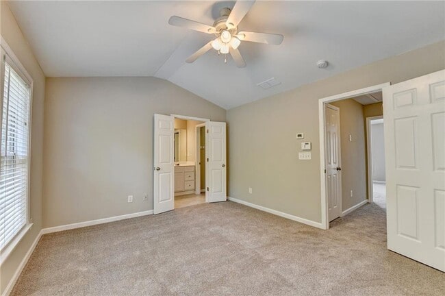 Building Photo - 4021 Edgecomb Dr