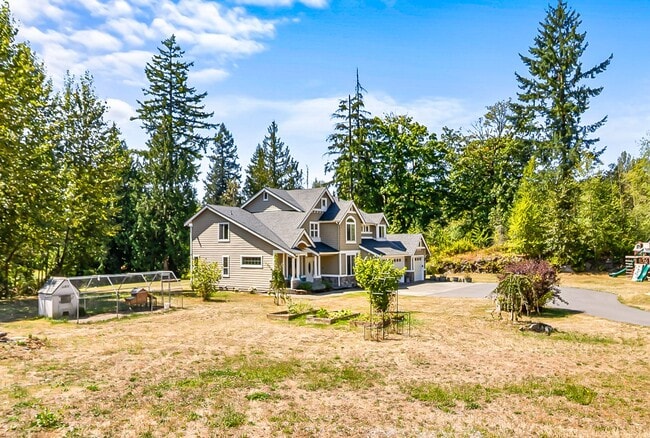 Building Photo - 6.6 Acre Retreat