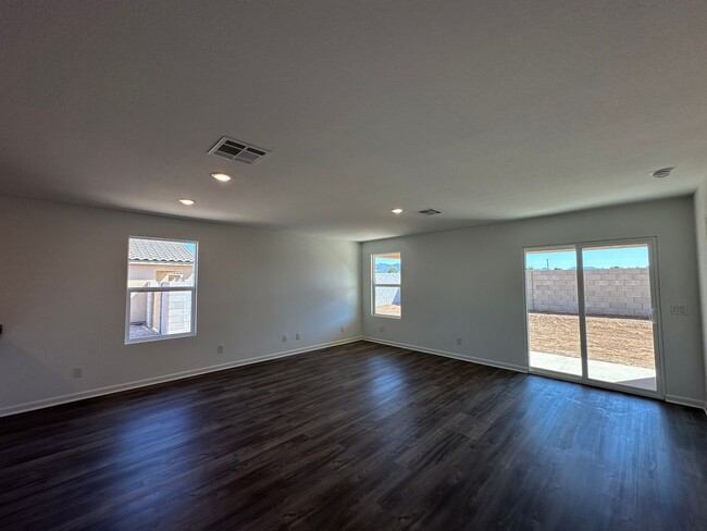 Building Photo - Beautiful New 2024 Construction 3 Bedroom ...