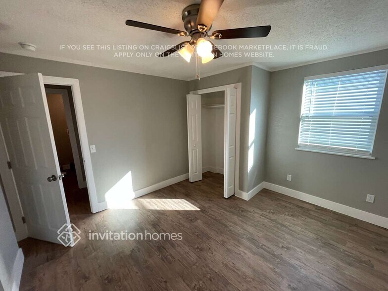 Building Photo - 6231 Seabreeze Dr