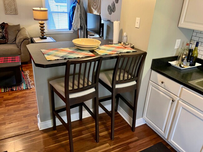 Building Photo - 190 Whitehall Ave