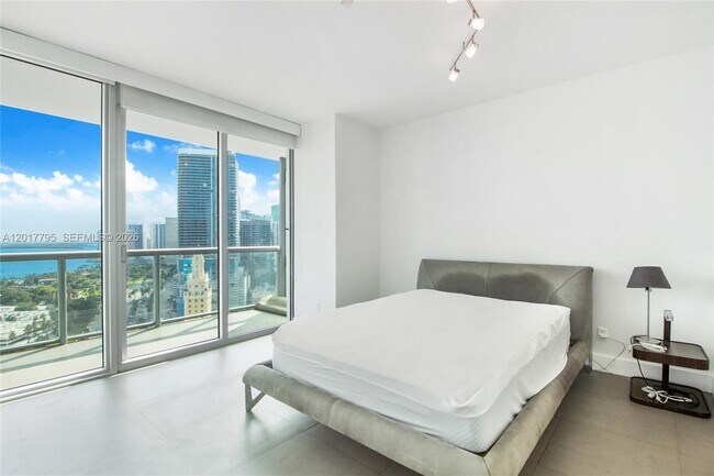 Building Photo - 888 Biscayne Blvd