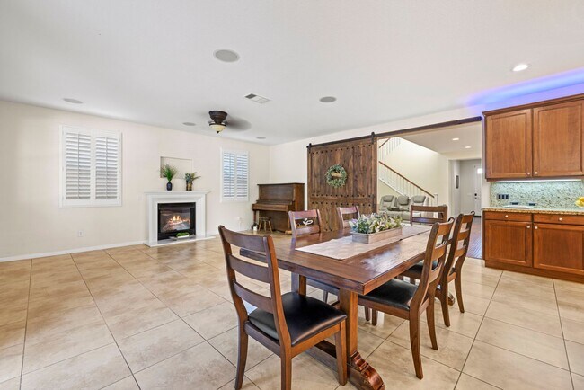 Building Photo - Luxurious 5-Bedroom Pool Home with Solar &...