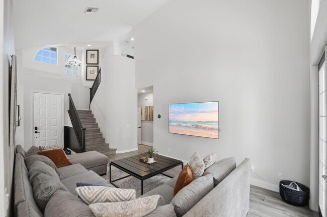 Building Photo - 609 SW St Thomas Cove